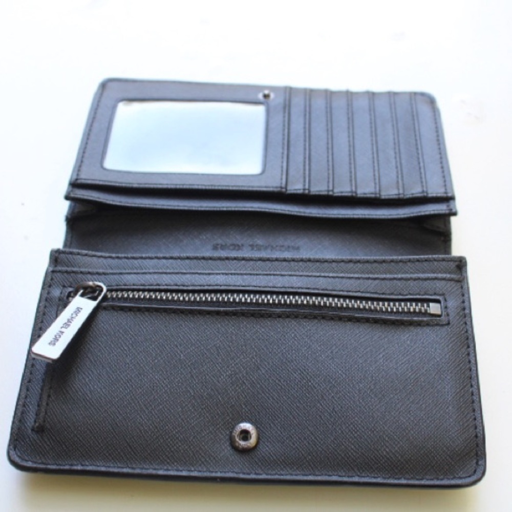 Michael Kors jet set wallet - Picture 9 of 10